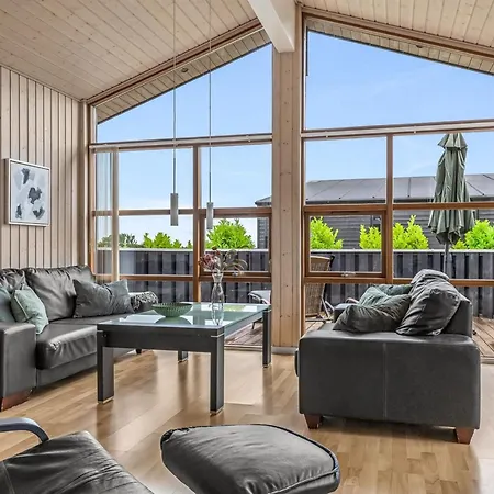 Thrine - 150m From The Sea By Interhome *